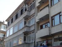 16 yıl önceki depremde orta hasar gören konutlar ortada kaldı