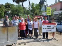 Yazlıkçılar, yetkililere seslerini duyurmak için sahil yolunu trafiğe kapattı