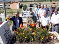 Terörün ilk şehidi mezarı başında anıldı