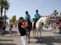 Yabancı dil bilen atlı jandarmalar hırsızlık ve kapkaççılıkta caydırıcı oldu