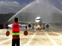 O havalimanı'na 15 gündür  uçak inemiyor