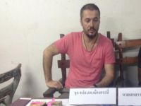 Türk dolandırıcının üzerinden 99 sahte kredi kartı çıktı