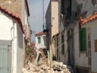 Yunanistan'da yıkılan binalar var!!