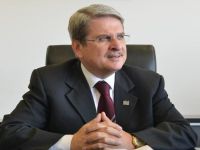 "PKK terörü zirve yapmışken hükümet okul basıyor"