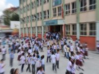 Ver parayı seç öğretmeni!