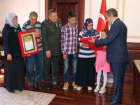 Ailesine şehadet belgesi verildi