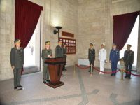 Akar ile kuvvet komutanları Anıtkabir'de