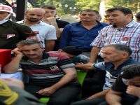 Şehit babasının, oğlunun fotoğrafına bakışı yürekleri burktu