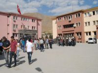 Hakkari Belediye Başkanları'na 'öz yönetim' gözaltısı