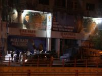 TOMA, atılan molotofla alev alev yandı