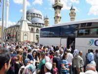 Kutsal topraklara gidecek hacı adayları dualarla uğurlandı