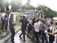 Kosova Polisi, muhalefete biber gazı ile müdahale etti