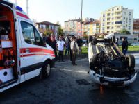 Bursa'da iki otomobil çarpıştı