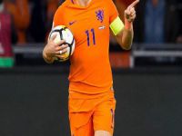 Hollanda futbolu her kulvarda düşüşte!