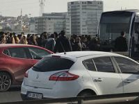 İstanbul’da iki metrobüs çarpıştı!