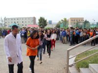 Moğolistan’da ilk zil çaldı