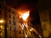 Paris'te yangın: 8 ölü