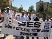 Diyarbakır’da sağlıkçılar saldırıları protesto etti