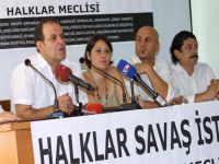 Faklı din ve ırktan insanlar bir araya gelip savaşların durdurulmasını istedi