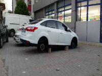 Bursa’da hırsızlar otomobillere dadandı!
