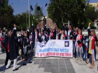 Askerî darbenin engellediği mezunlar keplerini 35 yıl sonra fırlattı
