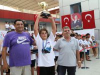 Minikler Sutopu Türkiye Şampiyonu Enka Spor oldu