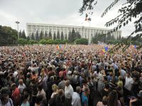 Moldova halkı, buharlaşan kredilerin hesabını soruyor