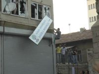 Niğde'de HDP binası taşlandı