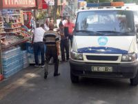 Çankaya Belediyesi, büfe önündeki işgal malzemelerini topladı