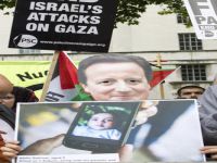 Netanyahu protestosunda kelepçeli gözaltı