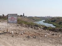 Büyükşehir Belediyesi, Asi Nehri'nin etrafındaki molozları kaldırıyor