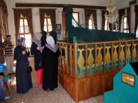 Bursalılar türbelere akın etti