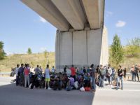 Suriyeliler durduruldu