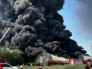 Bursa'da fabrikalar yanıyor