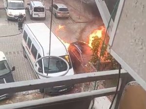 Bursa’da 3 araç yandı
