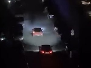 Bursa'da polisten kaçan araç mahalleyi ayağa kaldırdı