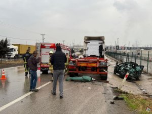 Bursa'da önce tıra sonra elektrik panosuna çarptı!