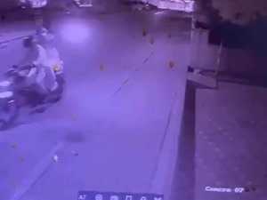 Motosikletle gelip dükkanı böyle taradılar