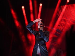 Bursa'da Zeynep Bastık Cumhuriyet için söyledi