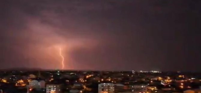 Şimşekler geceyi gündüze çevirdi