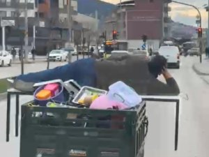 Hem güldürdü hem de düşündürdü