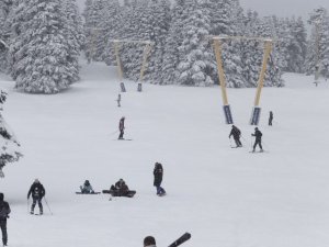 Uludağ'da pistlere akın var