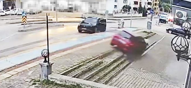 Otomobil dükkanın önüne böyle uçtu