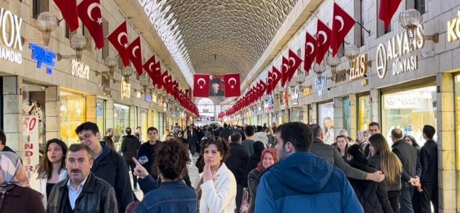 Bursa'da bayram hareketliliği çarşılara yansıdı