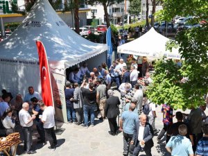 Bursa Büyükşehir'den 17 ilçede aşure ikramı