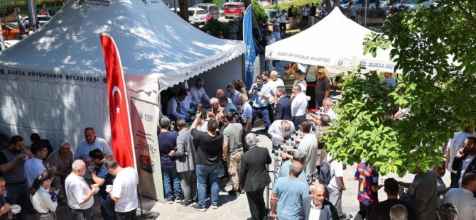 Bursa Büyükşehir'den 17 ilçede aşure ikramı