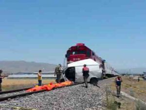 Elazığ’da tren faciası: 8 ölü, 1 ağır yaralı