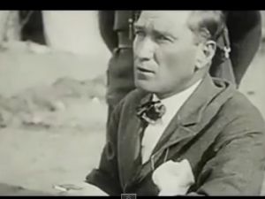 Atatürk'ün  1930 senesinde yakın çekim görüntüleri izlerken tüylerinizi diken diken edecek.